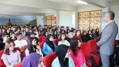 Ağrı’da YKS Öğrencilerine Moral Ziyareti