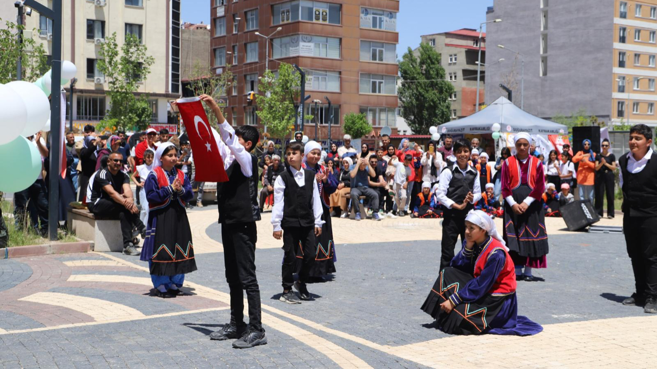 Doğubayazıt’ta “Hayat Boyu Öğrenme Haftası” Coşkusu