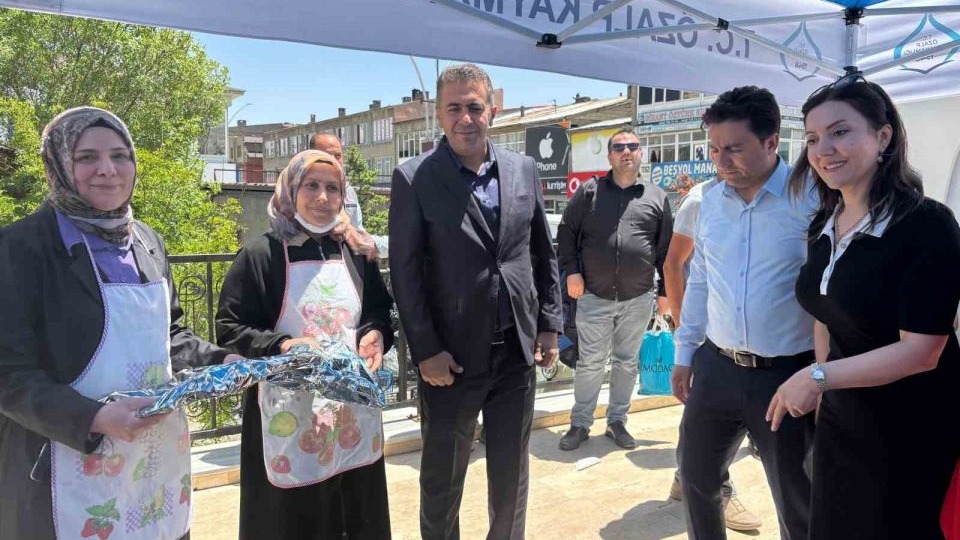 Özalp’te kursiyerler arasında yemek yarışması yapıldı