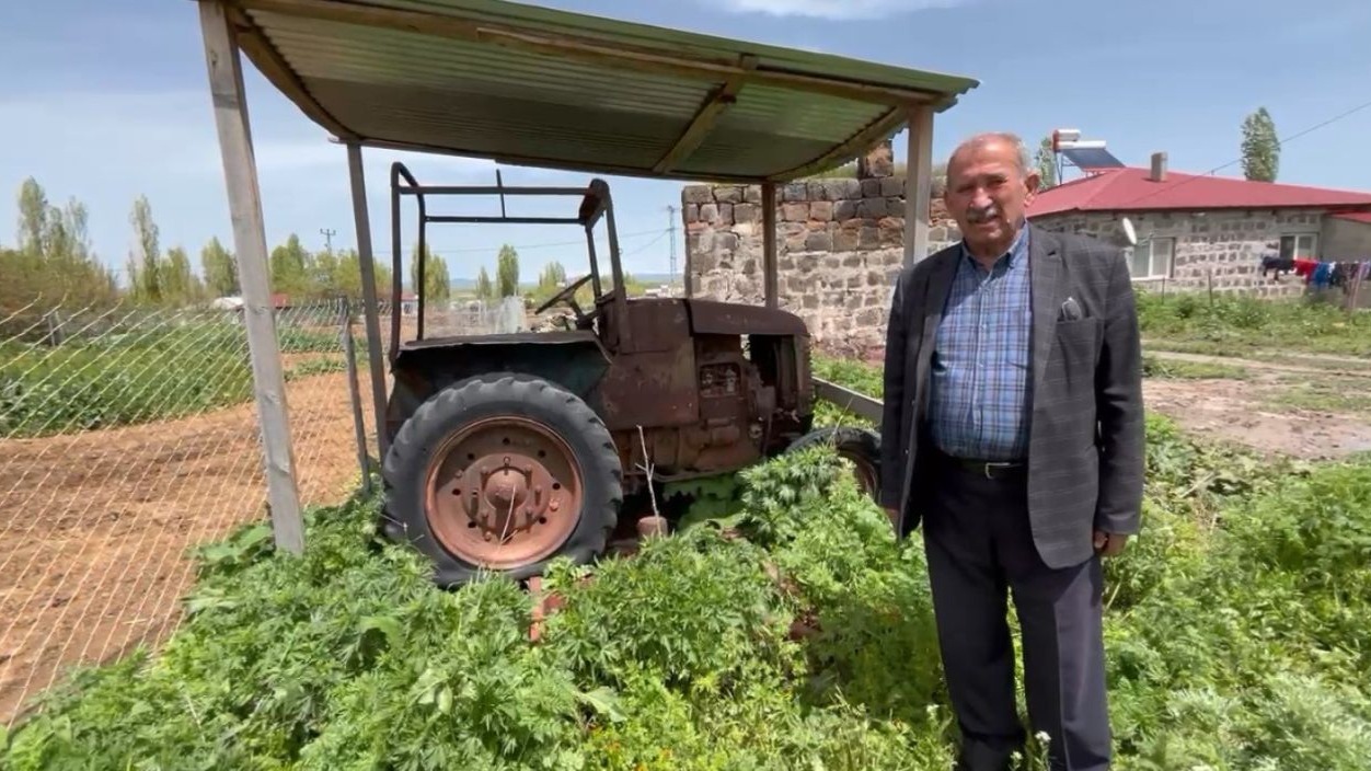 Vefalı Evlat baba hatırası traktörü 73 yıldır saklıyor