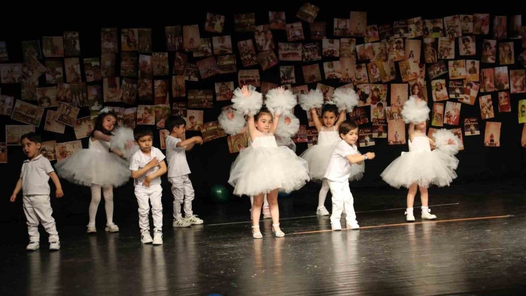 Minik öğrencilerinden yılsonu etkinliği