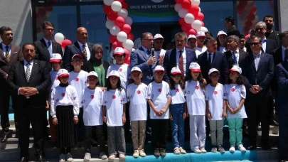 Milli Eğitim Bakanı Tekin, Erciş Bilim ve Sanat Merkezi’nin açılışını yaptı
