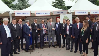 TOBB Başkanı Hisarcıklıoğlu’ndan ETSO standına ziyaret