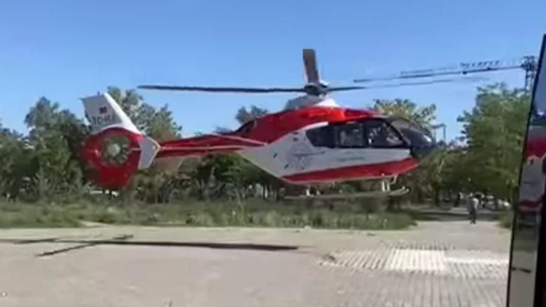 Ambulans helikopter hamile kadın için havalandı