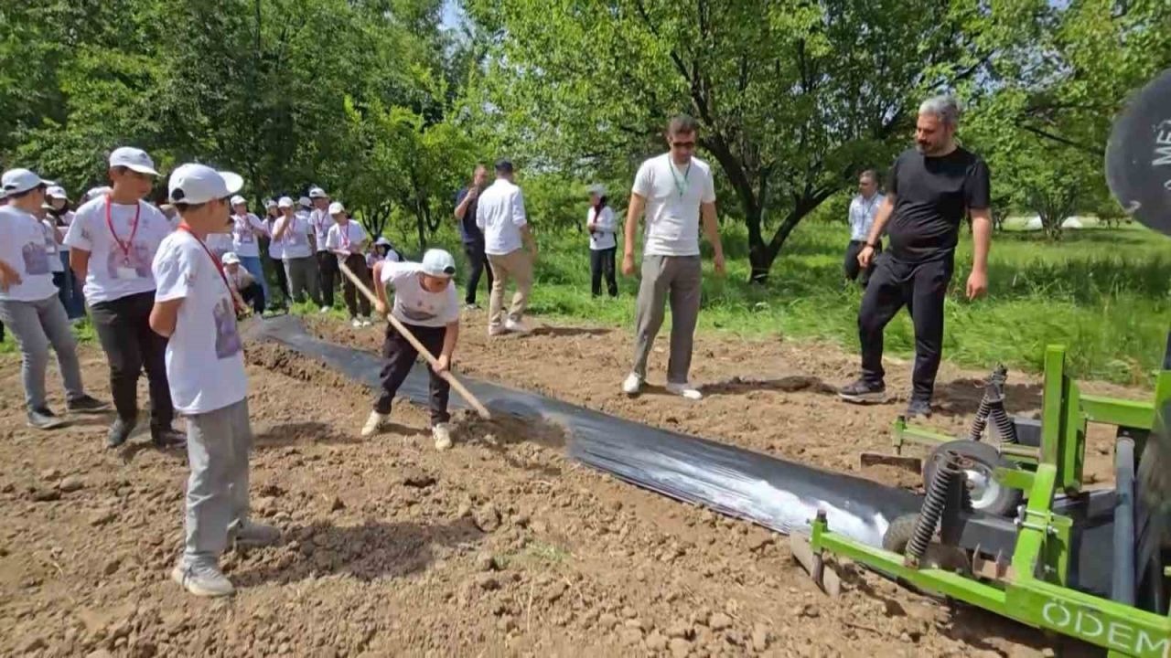 Ortaokul öğrencilerinden TÜBİTAK 4004 başarısı