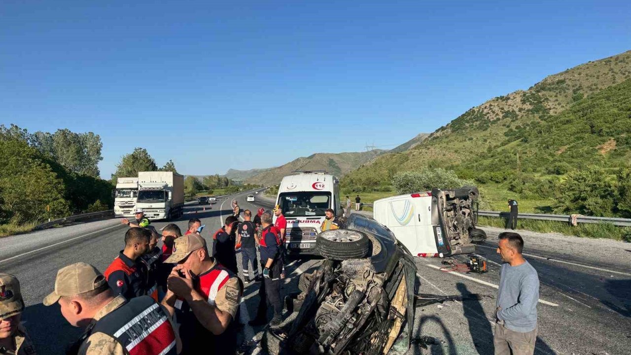 Feci kaza: 2 ölü, 2 yaralı