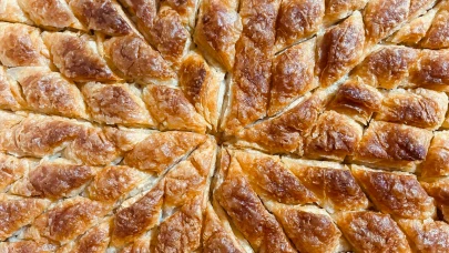 Ağrılı ev kadınları, yaptıkları baklava ile bayram sofralarını süslemeye hazırlanıyor