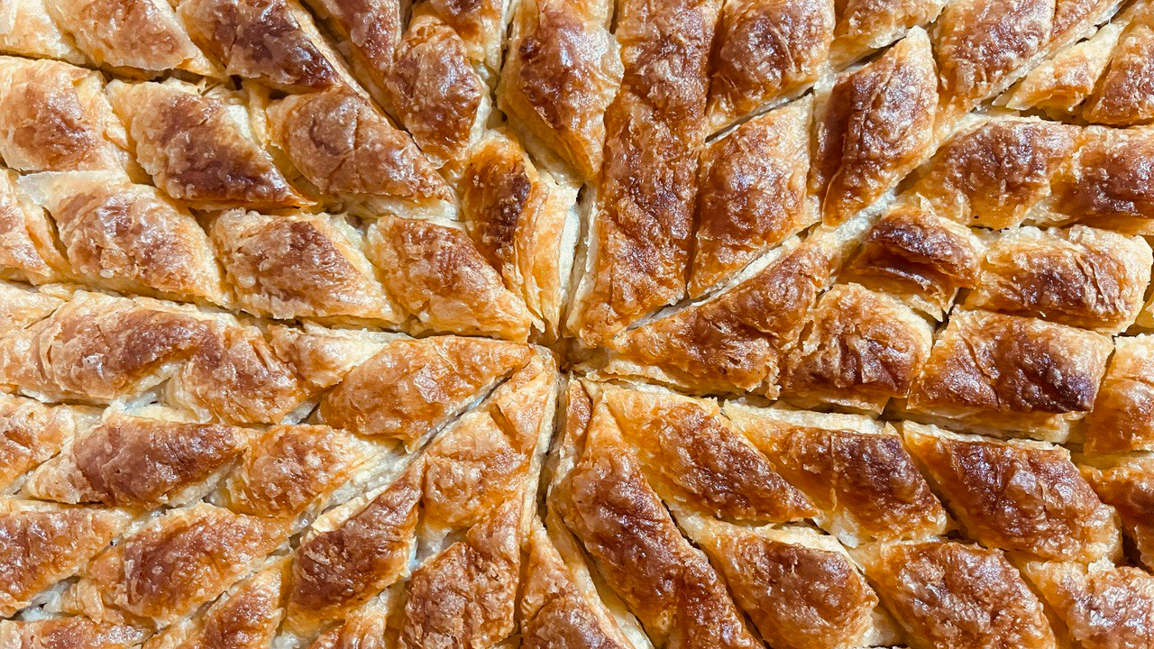 Ağrılı ev kadınları, yaptıkları baklava ile bayram sofralarını süslemeye hazırlanıyor