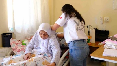 Bayram öncesi huzurevi sakinlerine sağlık hizmeti
