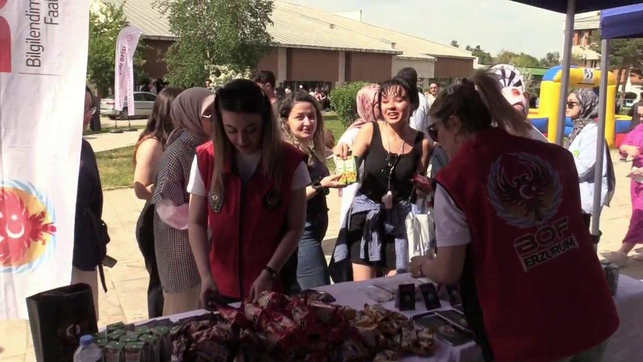 Polis öğrencilere terör faaliyetleri hakkında bilgilendirdi