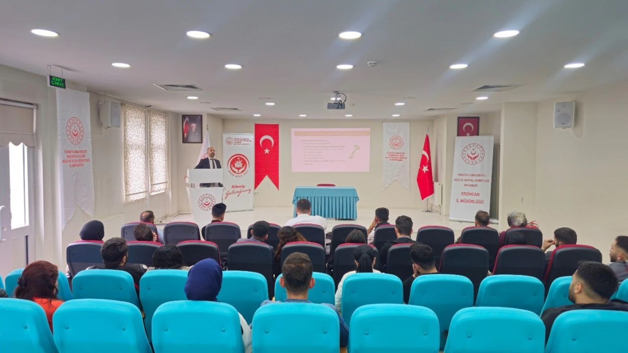 Evlilik kredisine başvuran çiftlere eğitim düzenlendi