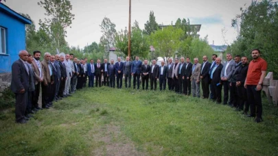 Hakkari Valisi Ali Çelik’ten köy ziyareti