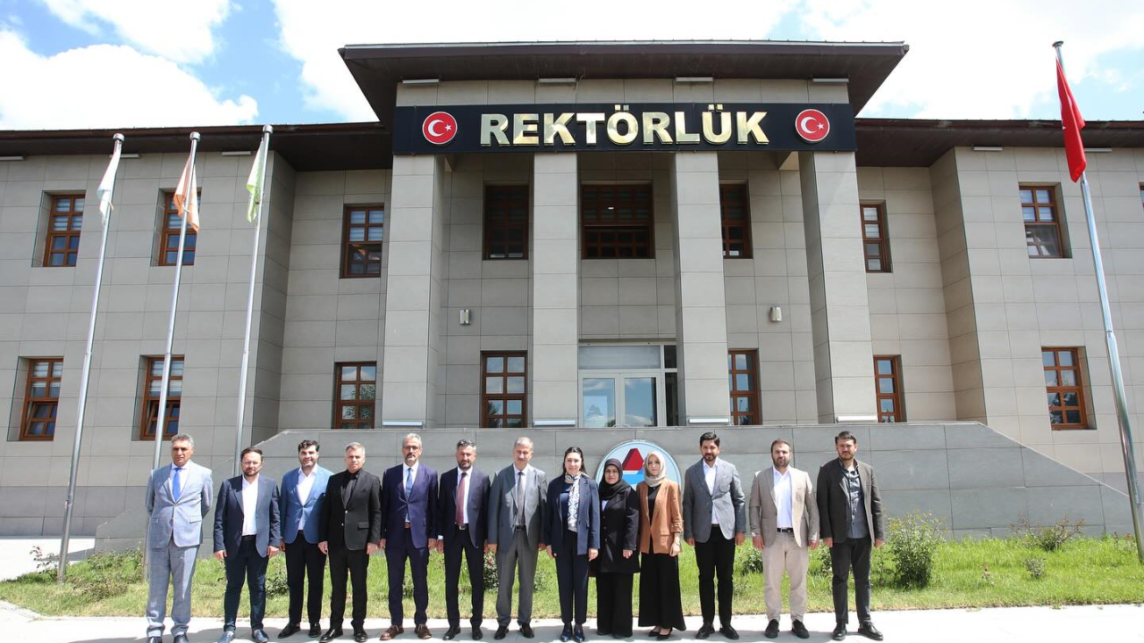 AK Parti Ağrı Milletvekili Ruken Şahin Kilerci’den AİÇÜ Rektörüne Hayırlı Olsun Ziyareti
