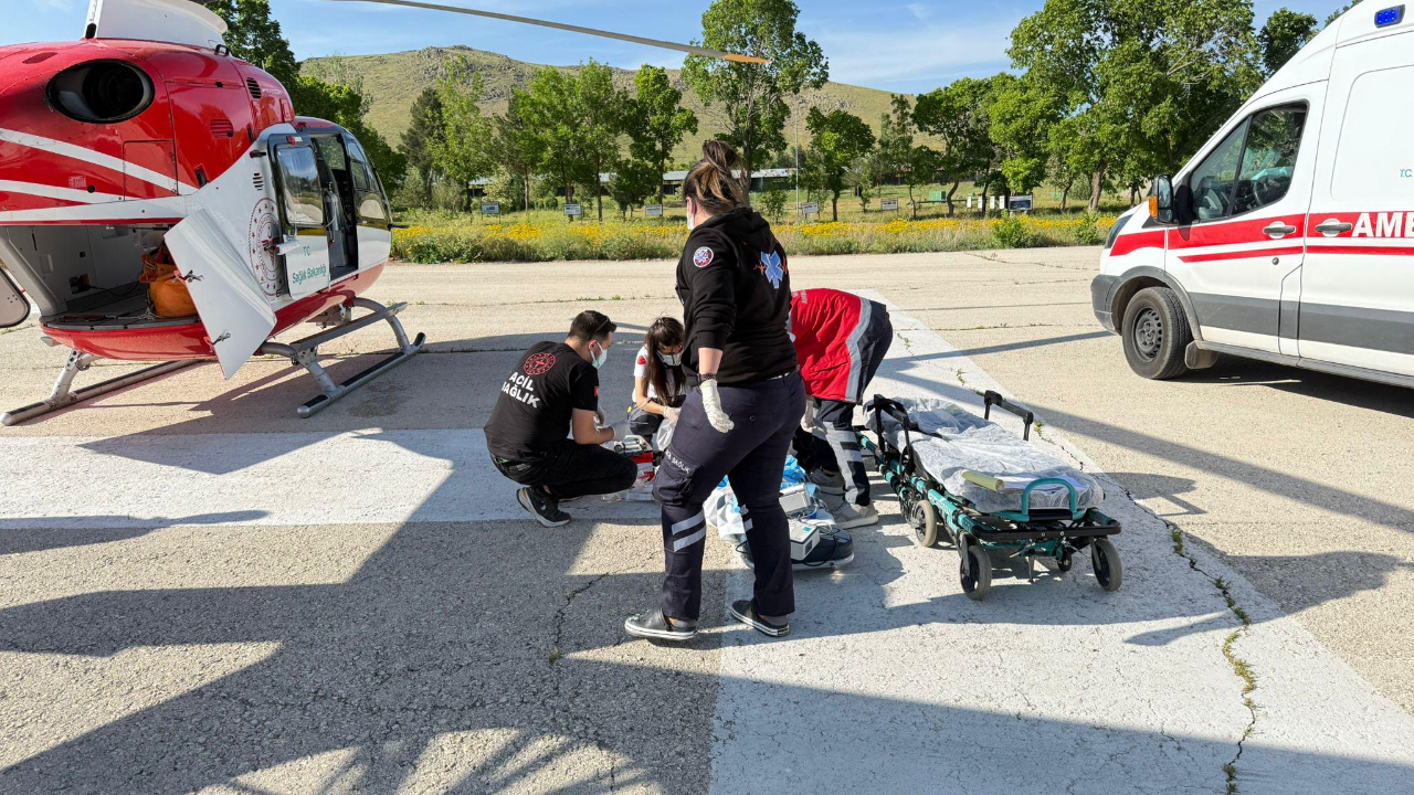Patnoslu Minik Poyraz, Hayata Tutunmak İçin Helikopterle Malatya’ya Sevk Edildi