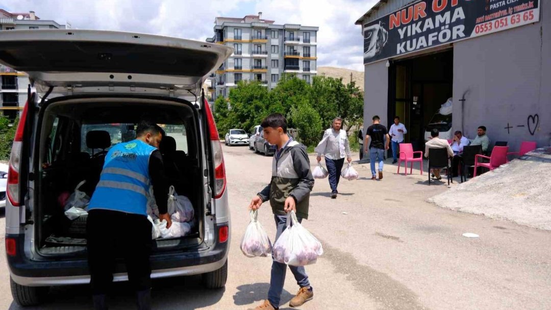 Bu mahallede 19 yıldır toplu kurban kesimi yapılıyor