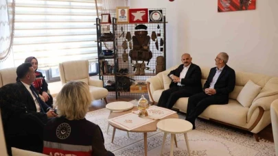 Erzurum'da şehit ailelerine bayram ziyareti