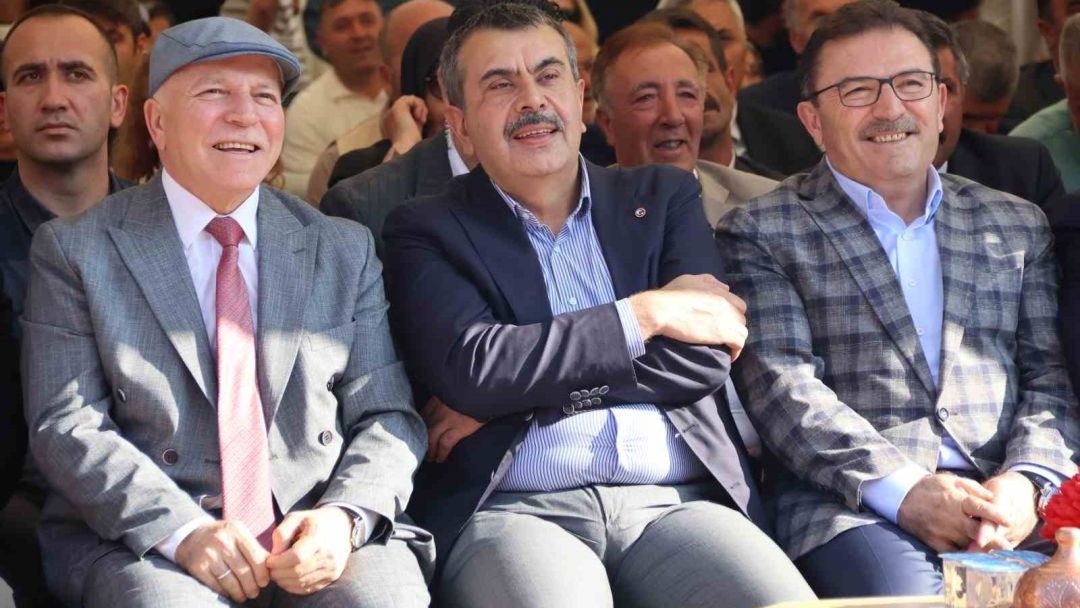 Milli Eğitim Bakanı Yusuf Tekin: "Herkesin dinini, inancını özgürce yaşayabildiği bir ülke oluşturduk"