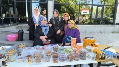 Kadınlar Gazze için ’hayır çarşısı’ etkinliği organize etti