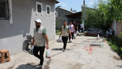 Umut Kervanı Ağrı Derneği’nden Yüzlerce Aileye Kurban Eti Desteği