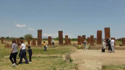 Ahlat’daki Müze Tarihi Yoğunluk Yaşıyor