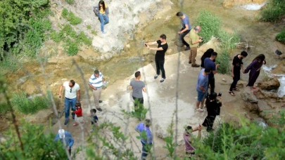 Erzincan'ın Girlevik Şelalesi’ne bayramda ziyaretçi akını