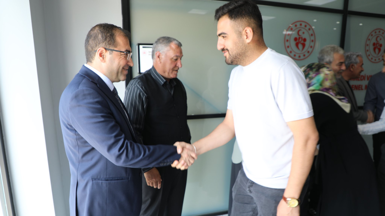 Ağrı Gençlik ve Spor İl Müdürlüğü Ailesi Bayramda Bir Araya Geldi