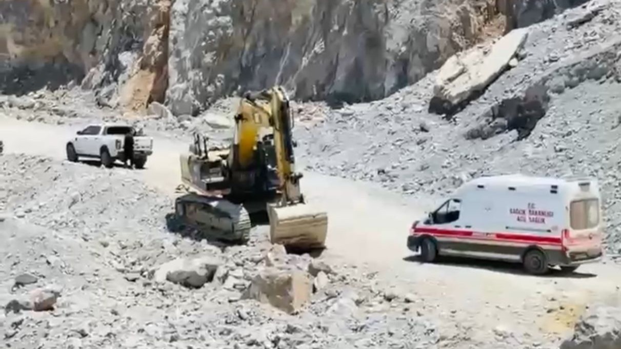 Kamyon devrildi: 1 yaralı