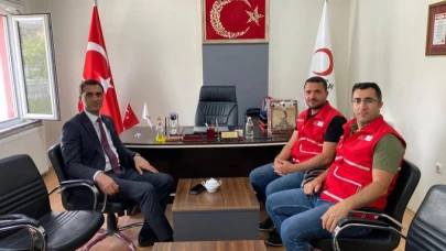 AFAD Müdürü Özkan Aba'dan Kızılay Ağrı Şube Başkanlığına ziyaret