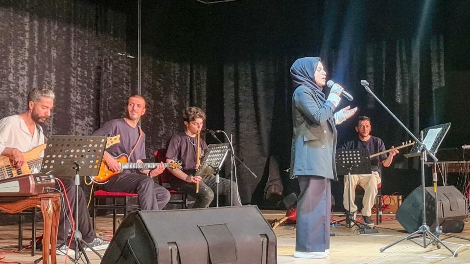 Erzincan'da düzenlenen Canlı Sesler Ses Yarışması’nda yarı final heyecanı