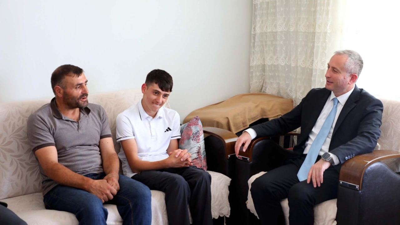 Ağrı İl Müdürü Kökrek’ten LGS Öncesi Anlamlı Ziyaret