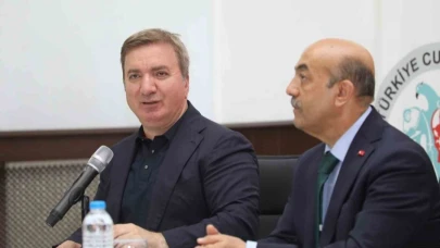 Erzincan Valisi Hamza Aydoğdu, İngilizce ve matematik branşlarında görev yapan öğretmenlerle bir araya geldi