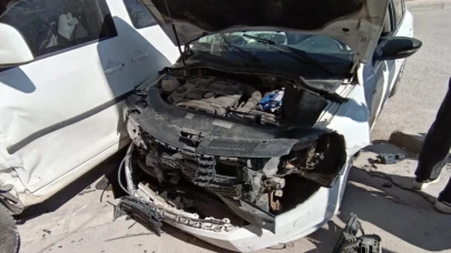Ağrı’da Trafik Kazası: 3 Kişi Yaralandı