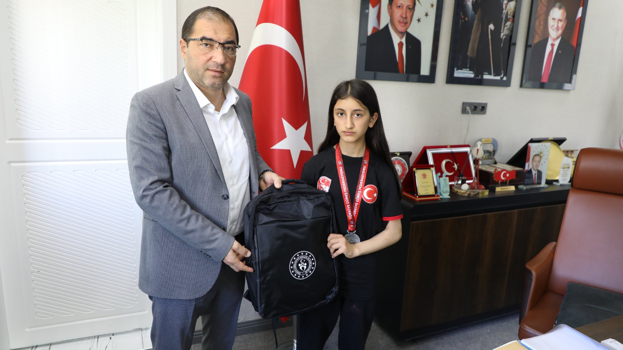 Türkiye İkincisi Havva Şahin Ağrı’yı gururlandırdı