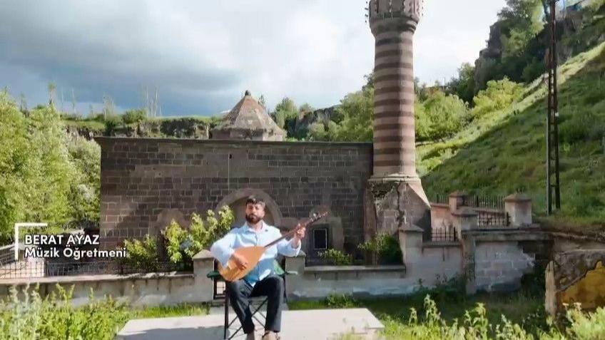 Öğrenciler Erzurum'un Hınıs  ilçesi için klip çekti