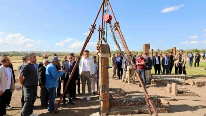 Vali Karakaya'dan Selçuklu mezarlığında inceleme