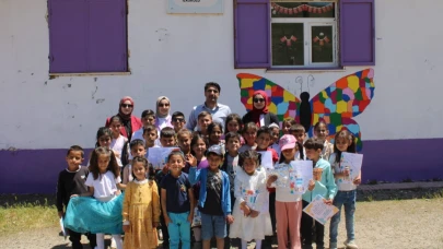Hamur’da Mezuniyet Hüznü ve Karne Heyecanı Bir Arada Yaşandı
