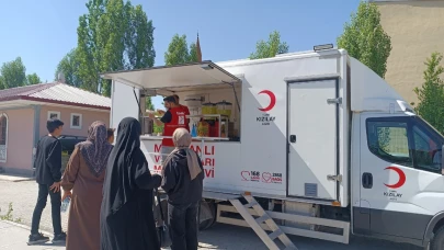 Ağrı’da Kızılay’dan YKS Adaylarına Moral Desteği