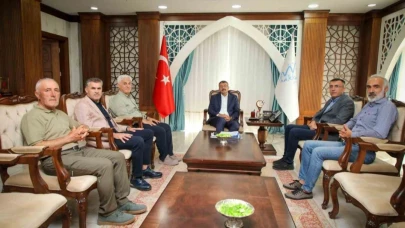 Vali Çelik, Türkiye Dağcılık Federasyonu heyetini makamında kabul etti