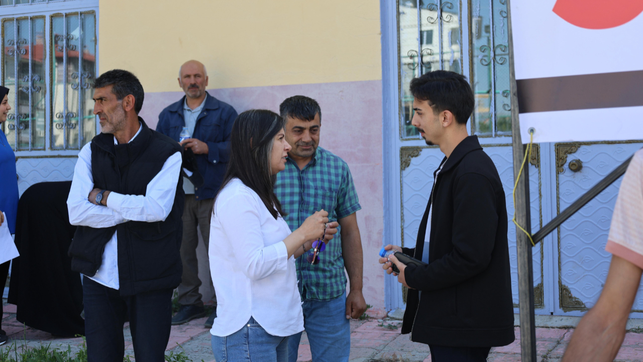 Ağrı Belediyesi’nden Sınav Sabahı Moral İkramı