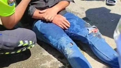 Motosiklet ile hafif ticari araç çarpıştı: 1 yaralı