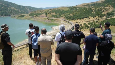 Vali Avni Çakır ve doğa tutkunları, Muş’un doğal güzelliklerini keşfe çıktı