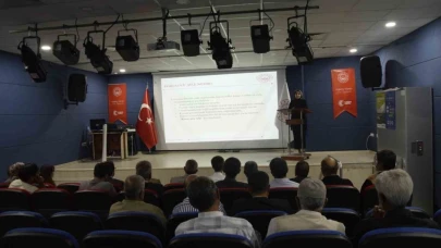 Muş’ta muhtarlara "Koruyucu Aile Olmak" eğitimi verildi