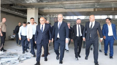 Vali Koç Ağrı'da İnşaatı Devam Eden Halk Kütüphanesinde İncelemelerde Bulundu