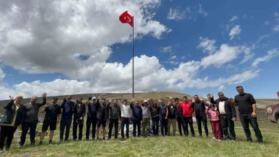 Göçerlere ziyaret bisikletlerle yapıldı