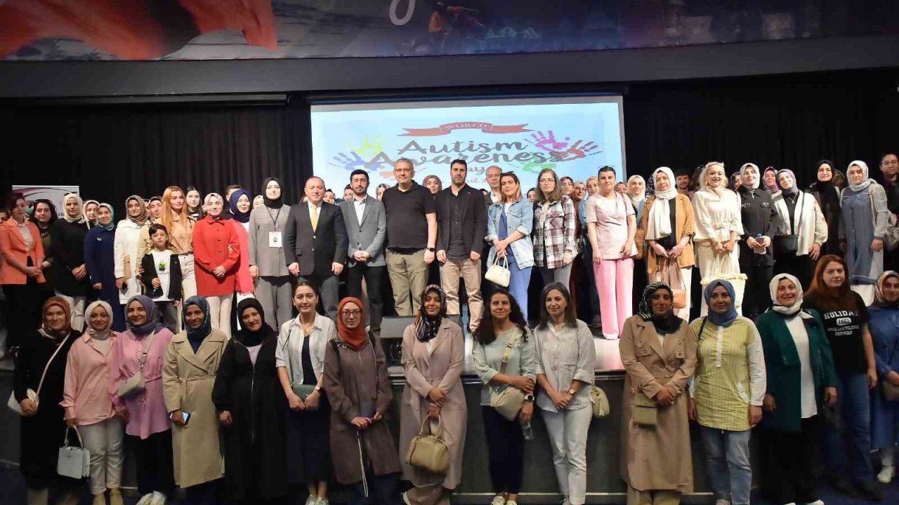 Otizm farkındalık eğitimi ilgi ile karşılandı