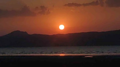 Erçek Gölü’nde muhteşem gün batımı