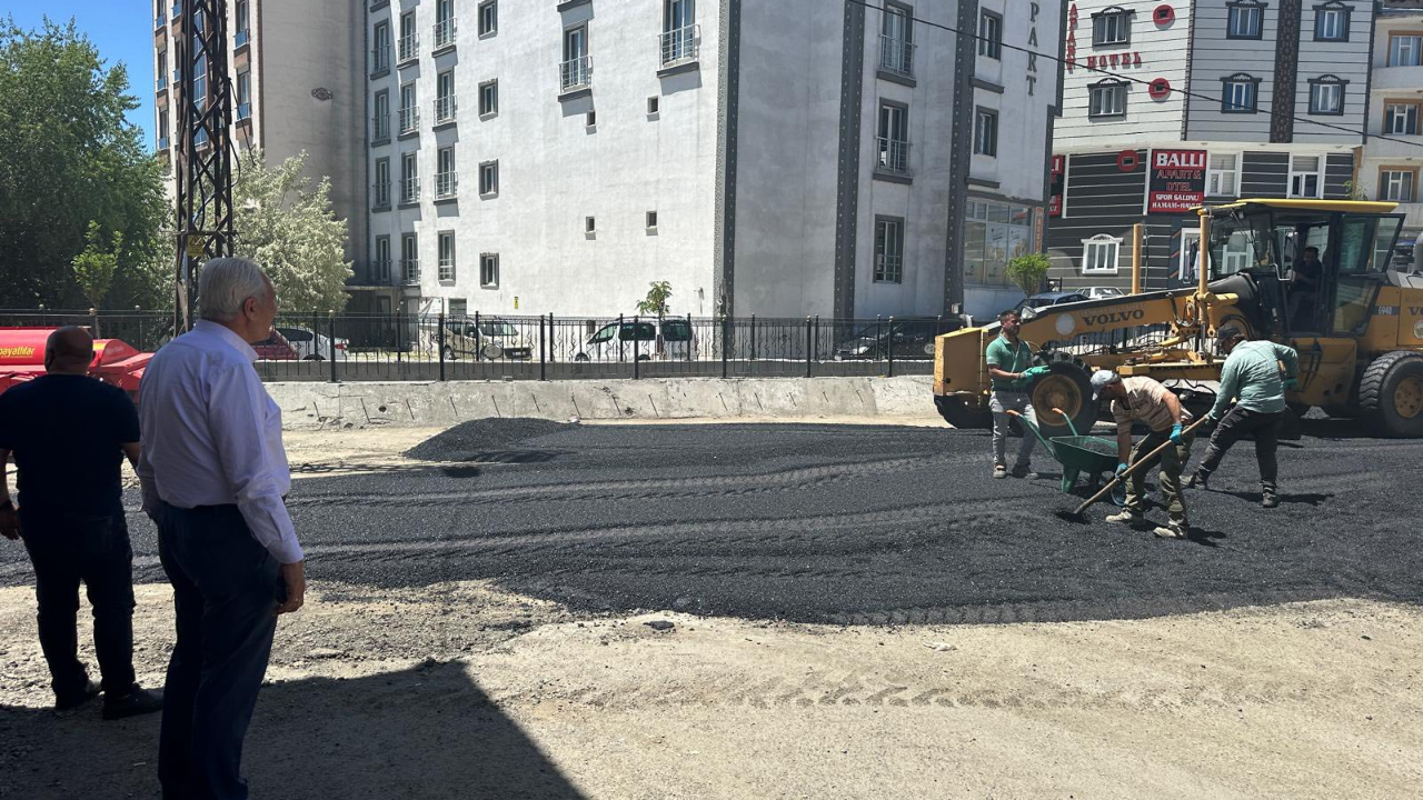 Eleşkirt'te Yol Yapım Çalışması