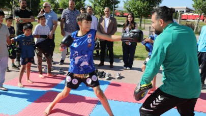 Ağrı Millet Bahçesi’nde  Uyuşturucu ile Mücadele Günü Kapsamında Sportif Etkinlikler Düzenlendi