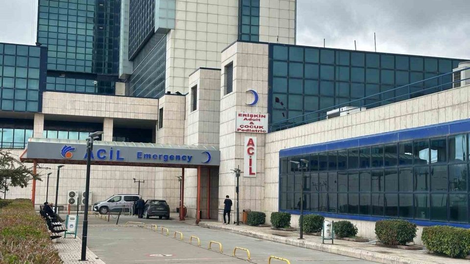 Husumetli iki kişi arasında çıkan silahlı  kavga da 1 kişi ağır yaralandı