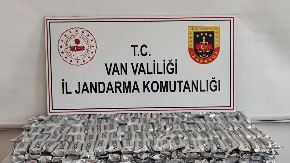 Jandarma Van’da kaçak sigara operasyonu gerçekleştirdi